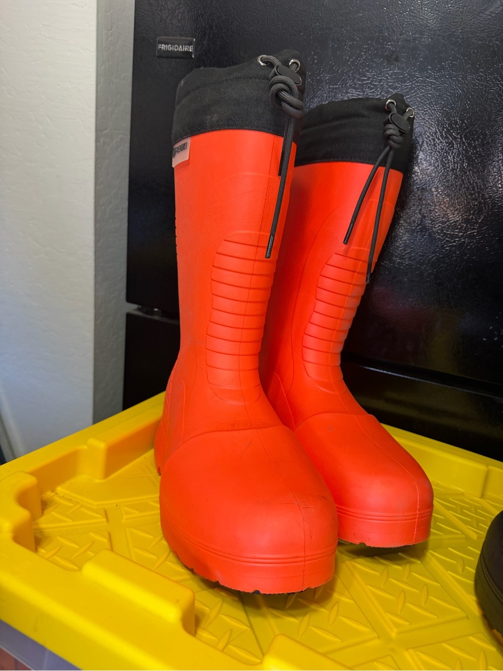 Fubuki orange snow boots
